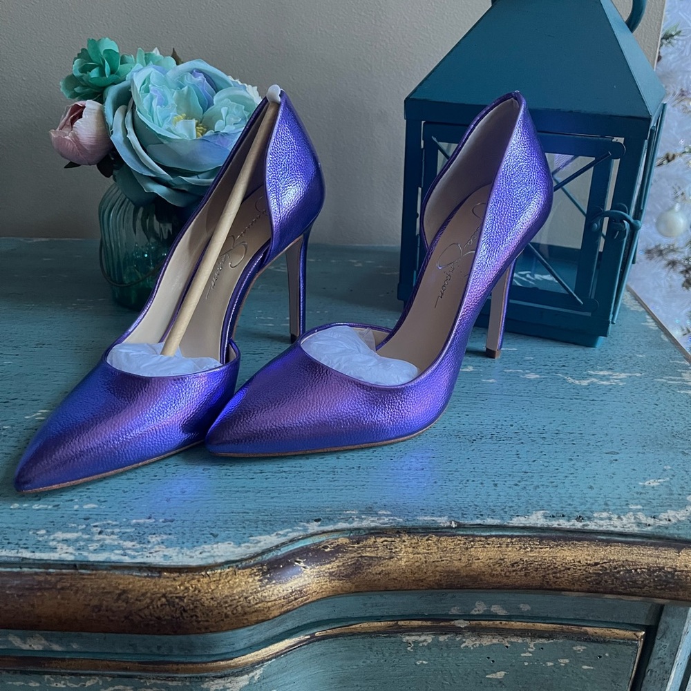 GORGEOUS Purple Metallic 4in Stiletto’s…if you like purple these are for you!!